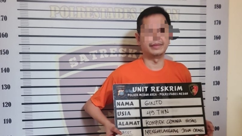 Ketahuan Mesum di Mobil, Pria Beristri Nekat Tabrak Security Hingga Tewas