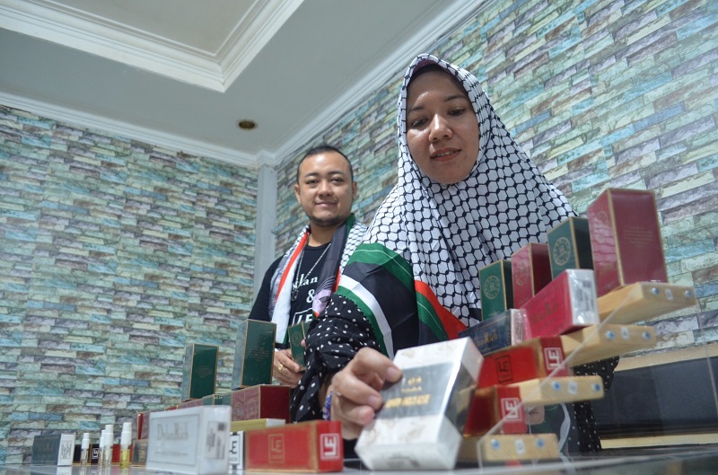 Empati Terhadap Palestina, Pengusaha Muda di Medan Donasikan Hasil Penjualan Parfume ke Palestina