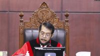 Ketua Mahkamah Konstitusi Diminta Mundur