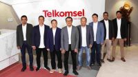 Telkomsel Tetapkan Nugroho Sebagai Direktur Utama dan Komisaris Kepada Sarwoto Atmosutarno