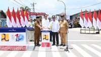 Jokowi Resmikan Jalan Daerah dan Tinjau Stok Beras di Kota Tanjungbalai