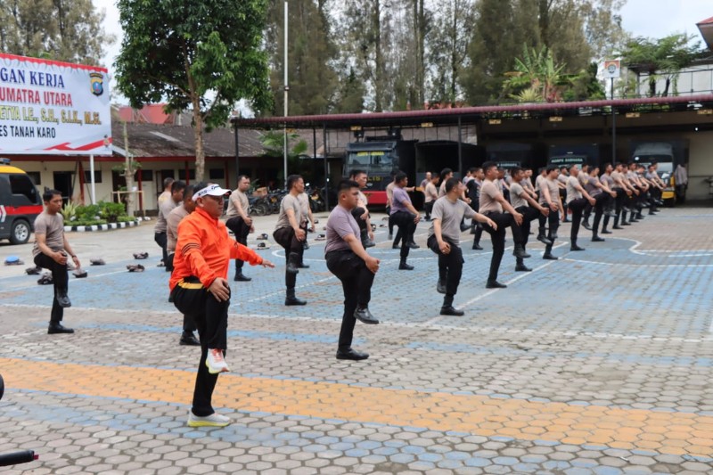 Ikuti Pembinaan Fisik, Kapolres Karo Berlari Bersama Dalmas di Kabanjahe