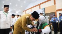 Pj Gubernur Sumut Lepas Keberangkatan 360 Jemaah Haji Kloter I asal Asahan