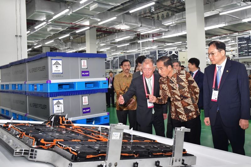 Jokowi Optimis Indonesia Jadi Pemain Utama di Industri Kendaraan Listrik, Pakar: Perluas Pasar Domestik Dulu