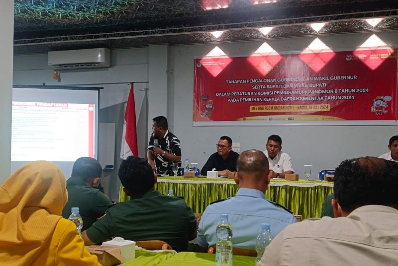 KPU Tapteng Sosialisasi PKPU Nomor 8 Tahun 2024, Helman: Tak Jelas Syaratnya Saya Kembalikan