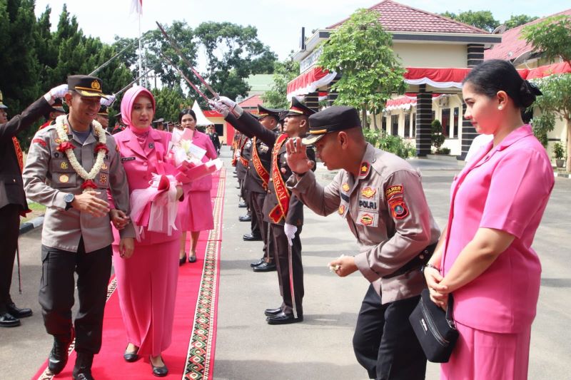 Polres Serdang Bedagai Gelar Parewel Parade Sambut Kapolres Baru AKBP Jhon Hery Rakutta Sitepu