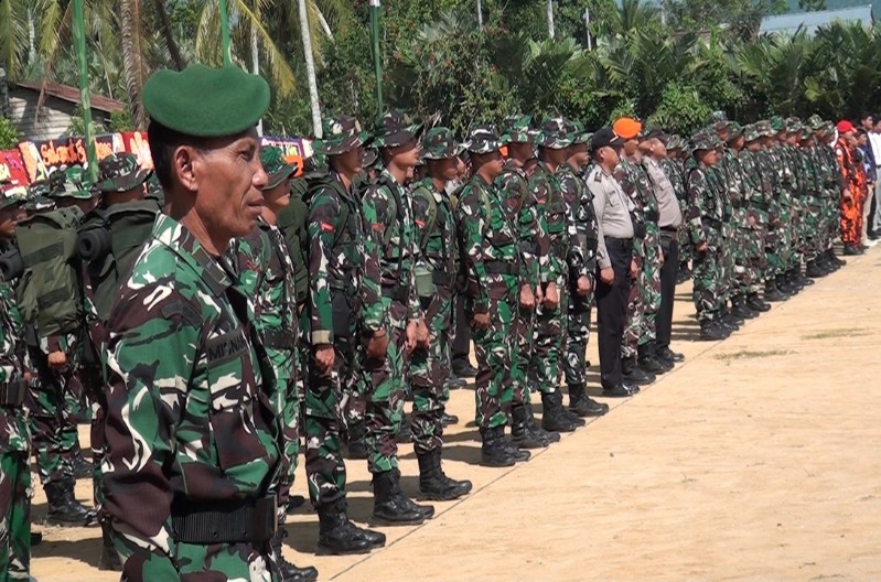 TNI-Polri Dibantu ASN dan Warga "Gempur" Lokasi TMMD Kodim 0204/DS