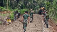 Bangun Sisa Perkerasan Jalan 510 Meter, Perwira Pengawas TMMD Genjot Semangat Personil