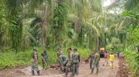 Cangkul, Angkong dan Plengki Ikut Berperan Membangun Jalan TMMD