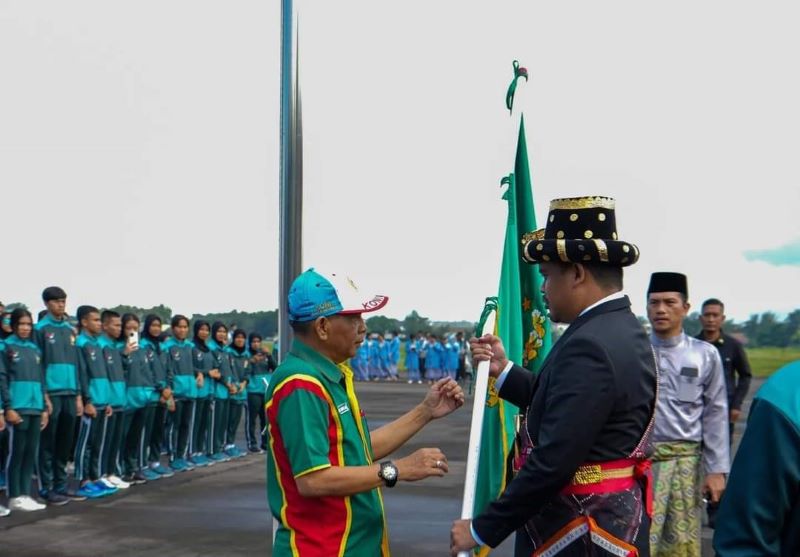 Wali Kota Lepas Atlet Medan Ke PON Aceh-Sumut