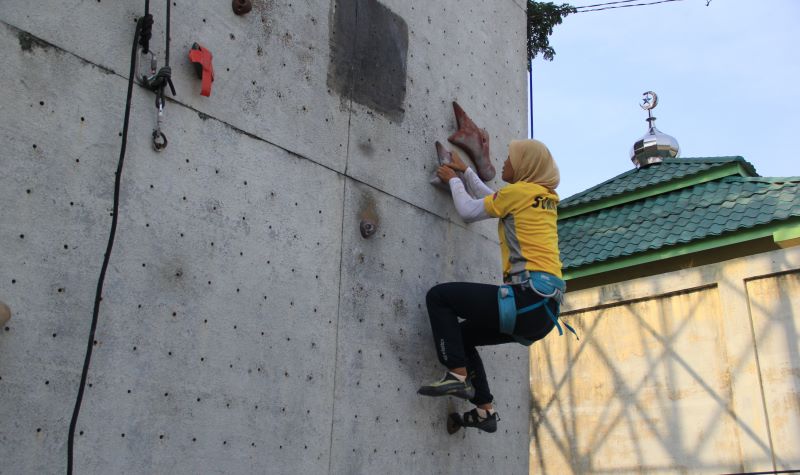 Nabilah Atlet Panjat Tebing PON Sumut Incar Emas di PON Aceh-Sumut