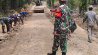 Tak Mau Puas, Dansatgas Pantau Langsung Pekerjaan Jalan TMMD 121 Kodim 0204/DS