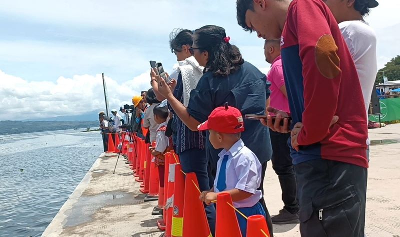 Senangnya Siswa SD Lihat Atraksi Peski Air di Danau Toba, Motivasi Jadi Atlet