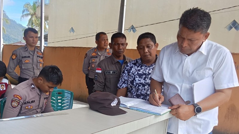 Setelah Sempat Mangkir, Ketua KPU Tapteng Penuhi Panggilan Bawaslu Terkait Sengketa Pendaftaran Paslon