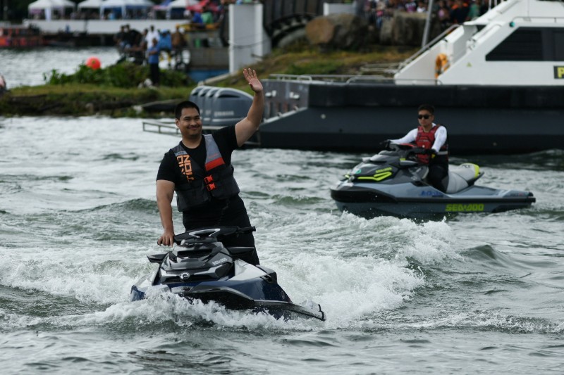 Aquabike Jetski World Championship 2024 Sukses di Danau Toba, Menpora Dito Ariotedjo Apresiasi dan Dorong Pengembangan Wisata