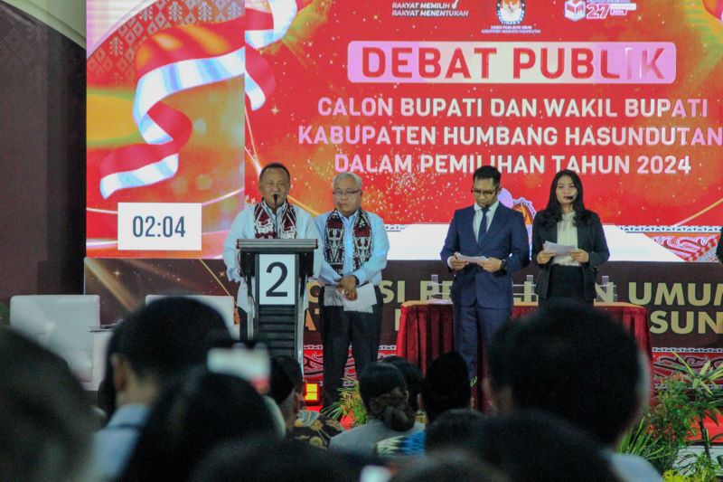 Debat Publik Pilkada Humbang Hasudutan: Pasangan Hendri-Yanto Tampil Cerdas dan Unggul, Bongkar Ketimpangan Pembangunan