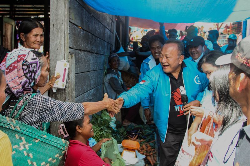 Hendri T. Simaora Blusukan ke Pasar Onanganjang: Pasar Tradisional Perlu Revitalisasi Tanpa Penggusuran