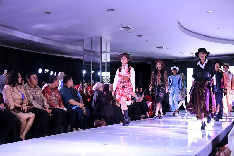 Sumut Fashion Week 2024 Resmi Dibuka oleh Pj Gubernur Agus Fatoni di Medan