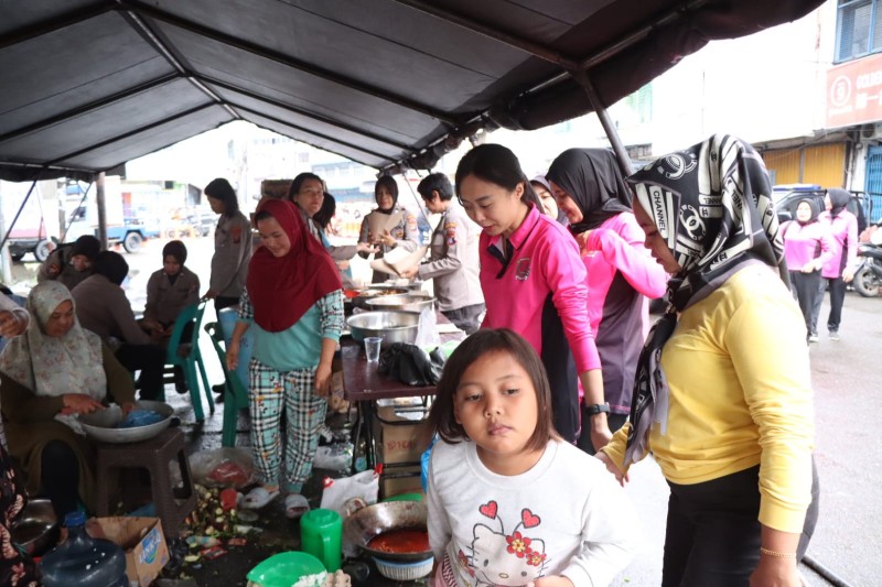 Tanggap Darurat Pangan Korban Banjir, Bhayangkara Polres Binjai : Siaga DUTA DANA