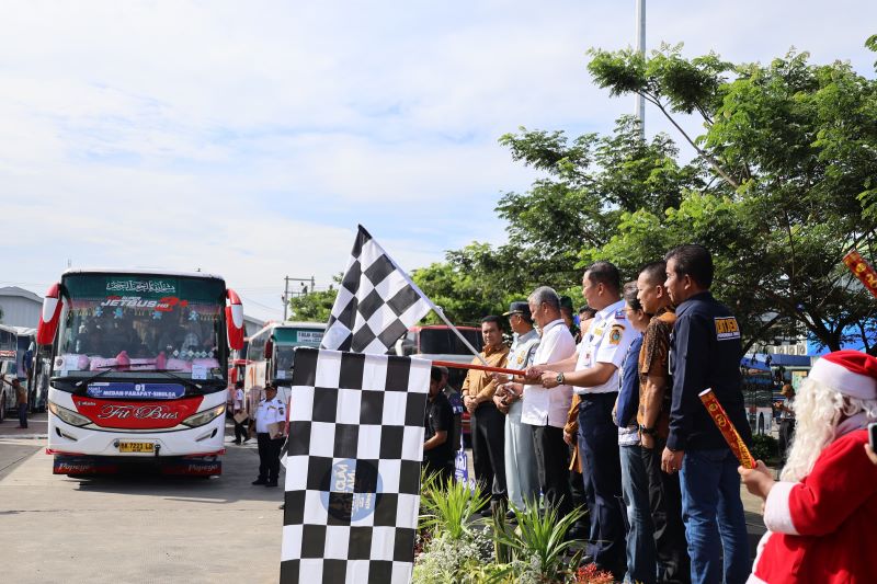 Pj Gubernur Sumut Agus Fatoni Luncurkan Program Mudik Gratis Serentak se-Sumut untuk Natal dan Tahun Baru 2024/2025