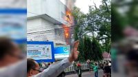 Kebakaran Dinas Pendidikan Sumut Kantor Dinas Pendidikan Sumut Terbakar, ASN Berhamburan Keluar