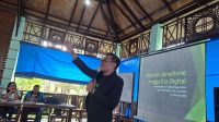 Pimpinan Umum KLIKSUMUT.COM Berikan Pelatihan Jurnalistik bagi Karyawan Yayasan Ate Keleng Parpem GBKP