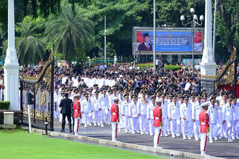 Presiden Prabowo Lantik Bupati dan Wakil Bupati Karo di Istana Kepresidenan Jakarta