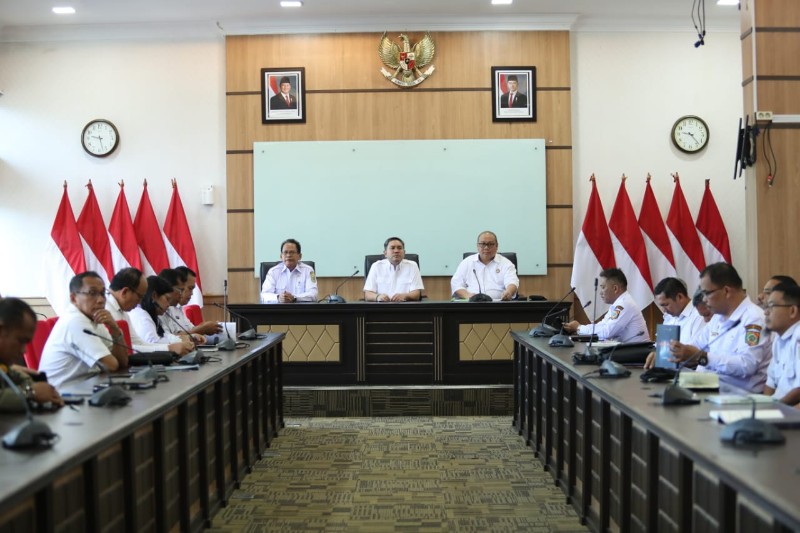 Bupati Pakpak Bharat Pimpin Rapat Koordinasi dan Evaluasi: Fokus pada Tata Kelola Pemerintahan yang Baik