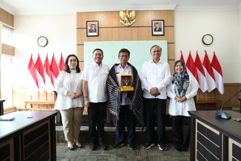 Bupati Pakpak Bharat Pimpin Sertijab Kepala BKPSDM: Sartono Padang Purnatugas, Diamin Eva Reuber Sinaga Jabat Plt