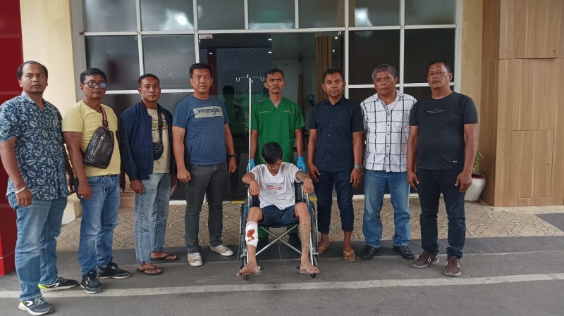 Coba Kabur... Kaki Kanan Angga, Tersangka Curas Terpaksa Ditembak Polisi