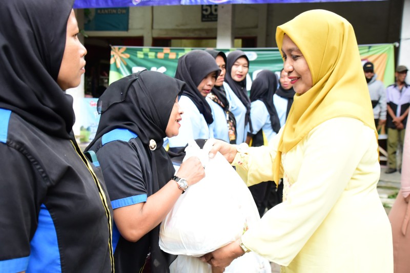 DWP UNIMED Bagikan 245 Paket Sedekah Ramadan