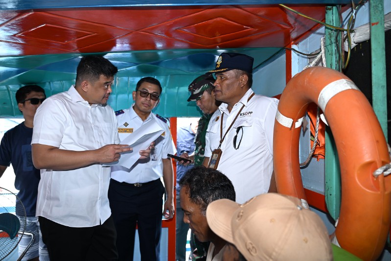 Gubernur Bobby Nasution Sidak Kapal Penyeberangan di Toba, Pastikan Keamanan Jelang Libur Lebaran