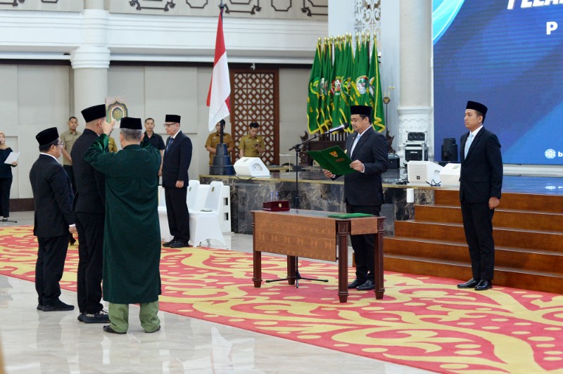 Gubernur Sumut Bobby Nasution Lantik Dua Pejabat Tinggi Pratama, Tegaskan Profesionalisme ASN