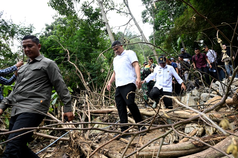 Gubernur Sumut Tinjau Hulu Sungai Batu Gaga, Pastikan Langkah Cepat Tangani Banjir Bandang di Simalungun