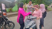 Indahnya Ramadhan, Polsek Juhar Bagikan Takjil di Kecamatan Juhar