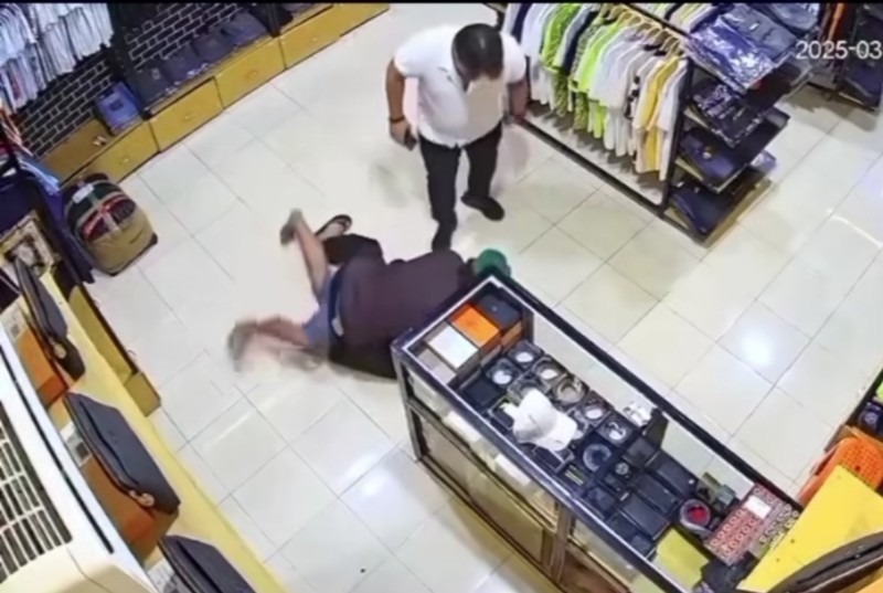 Kompol Dedi Kurniawan Melakukan Penangkapan Tidak Manusiawi Viral di Medsos. Kombes Pol Yudhi Surya Markus Pinem SH SIK MH : Kita Tunggu Hasil Pemeriksaan