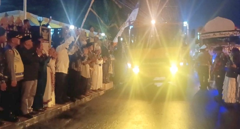 Ribuan masyarakat Dairi Ramaikan Pawai Takbiran dan Lomba Tabuh Bedug Meriahkan IdulFitri 1446 H