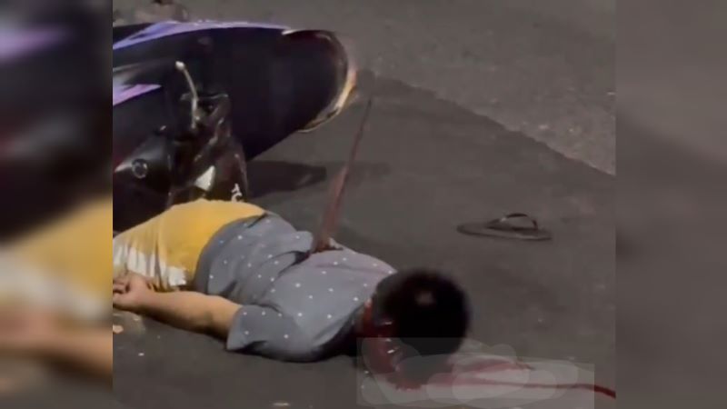 Viral... Dua Kelompok Tawuran di Jalan Halat, Seorang Bocah Tertusuk Sajam Di Badan