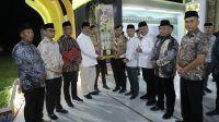 Bupati Berikan Biaya Umroh Kepada 4 Orang Pemenang MTQ Tingkat Kabupaten Asahan Bupati Berikan Biaya Umroh Kepada 4 Orang Pemenang MTQ Tingkat Kabupaten Asahan