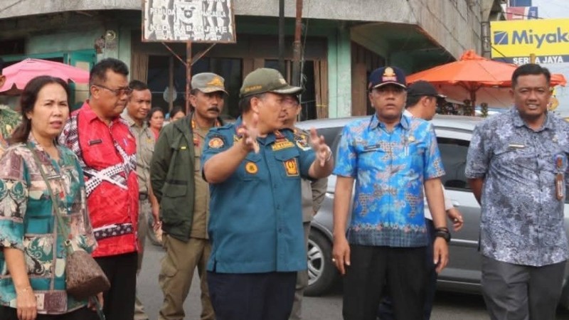Tim Gabungan Pemkab Karo, Tertibkan Parkir Liar Dan Pedagang di Kabanjahe