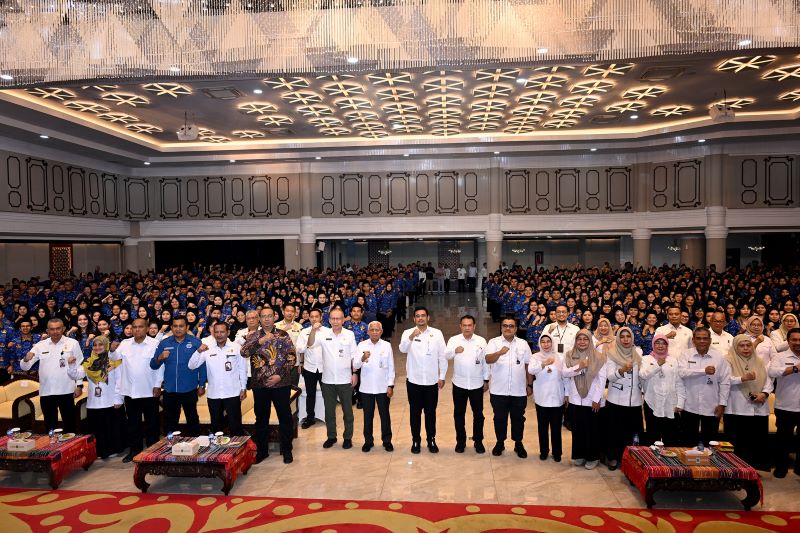 Gubernur Sumut Serahkan SK CPNS kepada 692 Pegawai: ASN Adalah Pelayan Masyarakat