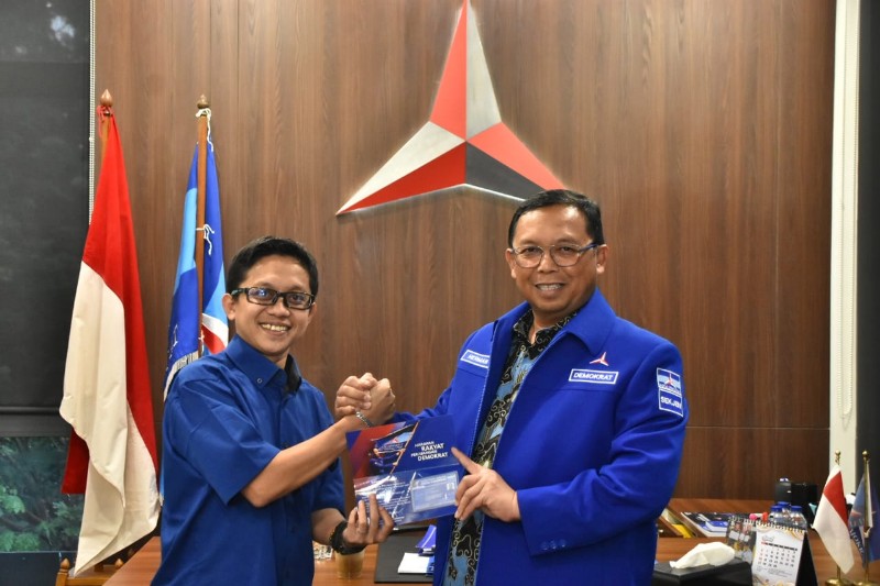 Ramai-ramai Pengusaha hingga Politisi Gabung Demokrat, Herman Khaeron: Mas AHY Jadi Magnet Perubahan dan Harapan Baru