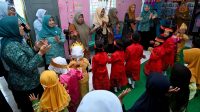 Tingkatkan Layanan Kesehatan dan Pendidikan Anak, Titiek Sugiharti Surya Kunjungi Posyandu dan PAUD di Sergai