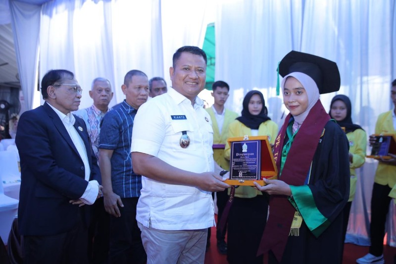 534 Sarjana Universitas Asahan Telah Wisuda, Wakil Bupati Asahan Pesan Hal ini