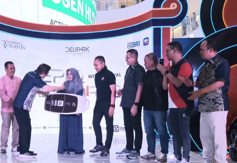 Disaksikan Ratusan Pengunjung, Delipark Mall Umumkan Pemenang Undian Program Belanja Epiq Rewards 6