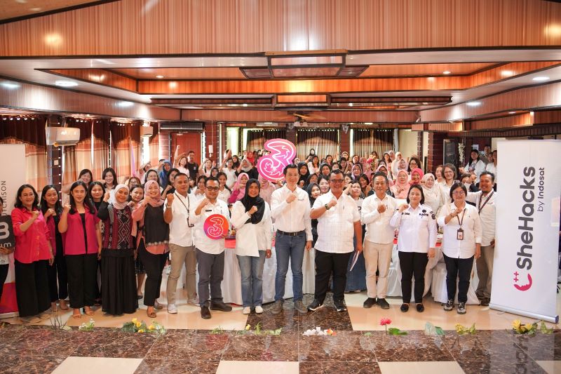 Indosat Ooredoo Hutchison Buka Peluang Technopreneur Perempuan di Nias Melalui SheHacks 2025