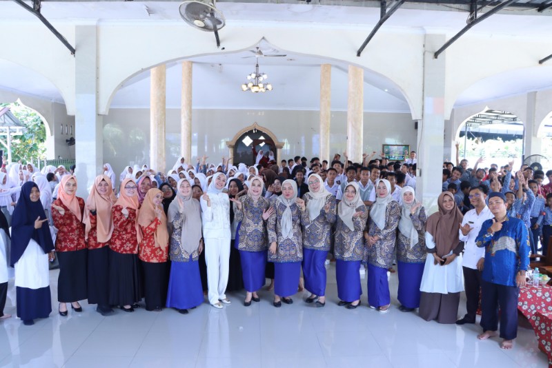 Promosi Pentingnya Kesehatan Mental Remaja, DWP Sumut Gelar Seminar untuk Pelajar SMA