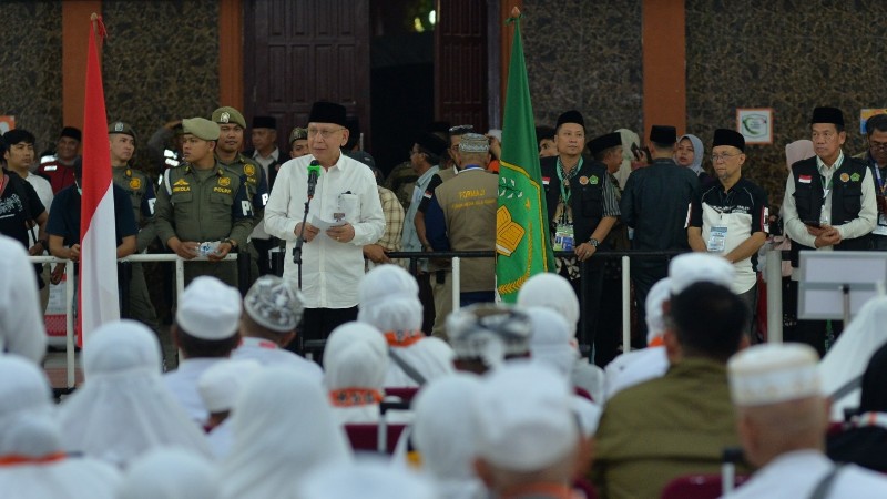 Sambut Kepulangan Jemaah Haji Kloter I Asal Kota Padangsidimpuan, Pj Sekdaprov Sumut: Semoga Jadi Haji yang Mabrur
