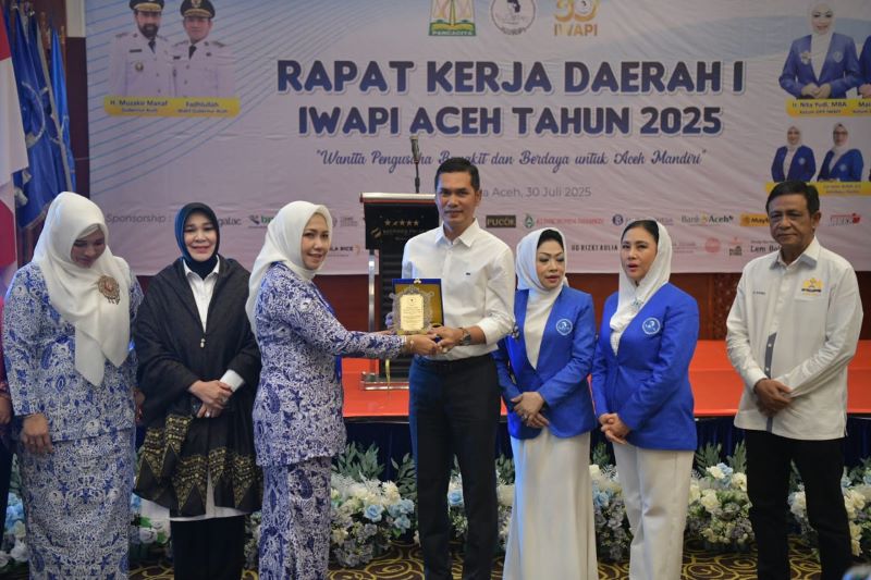 Buka RAKERDA I DPD IWAPI, Plt Sekda: Perempuan Bisa Jadi Tulang Punggung Ekonomi Aceh