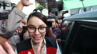 Nikita Mizarni Nikita Mirzani Teriak dan Ngamuk di Ruang Sidang